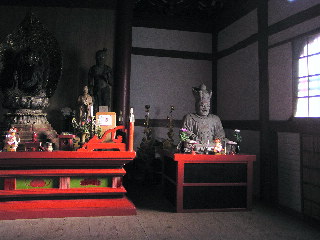 本堂内の仏像