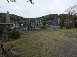 藥師堂の墓地