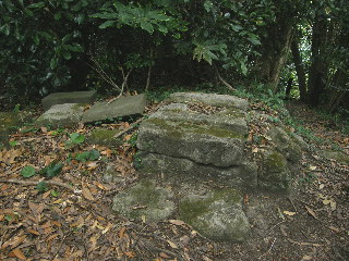 石の土台跡