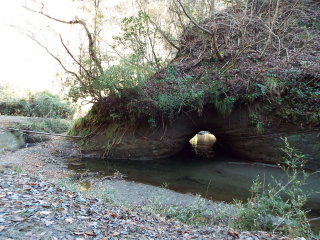 水のトンネル