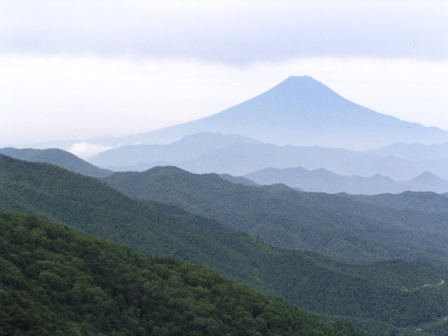 親不知ノ頭から富士山を仰ぐ