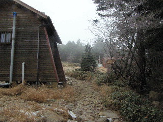 山頂避難小屋のトイレ