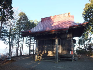 栗山稻含神社拝殿