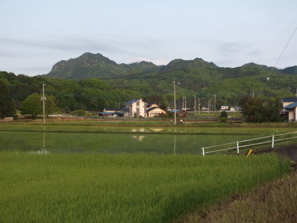 西に見た古賀志山