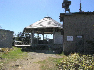 山頂の東屋