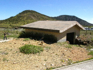 鉄筋コンクリート製の避難小屋