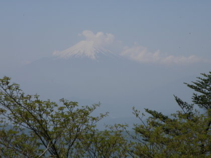 真ん中の南南西に富士山
