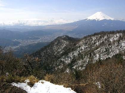 三ツ峠山荘前から富士山を