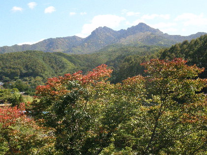北相木村から南東方向に見た御座山