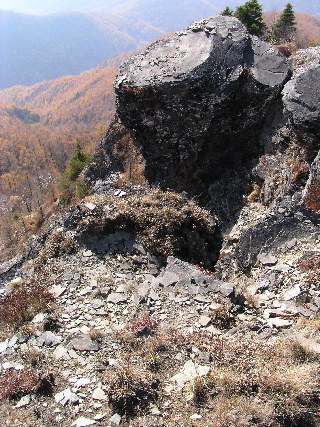 南側の断崖絶壁