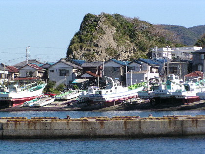 勝山港から見た恵比寿山