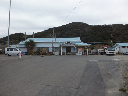 八幡山と江見駅