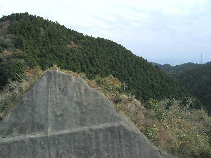 東南東に神楽石山