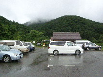 雨飾高原キャンプ場駐車場