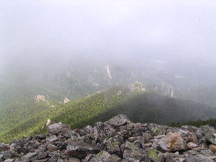 北側の花崗岩峰