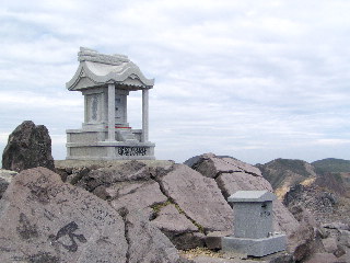 茶臼山山頂にある那須岳神社