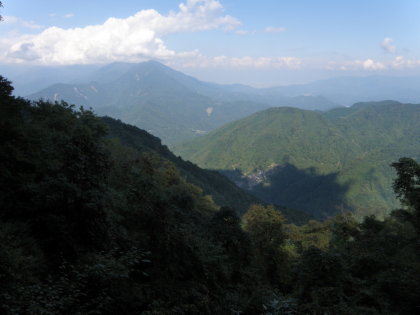 左（北）に櫛形山と鳳凰三山