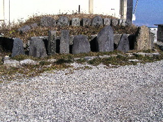 数種類の石柱