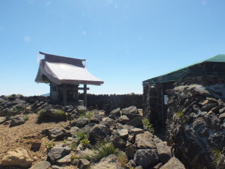 熊野神社と避難小屋